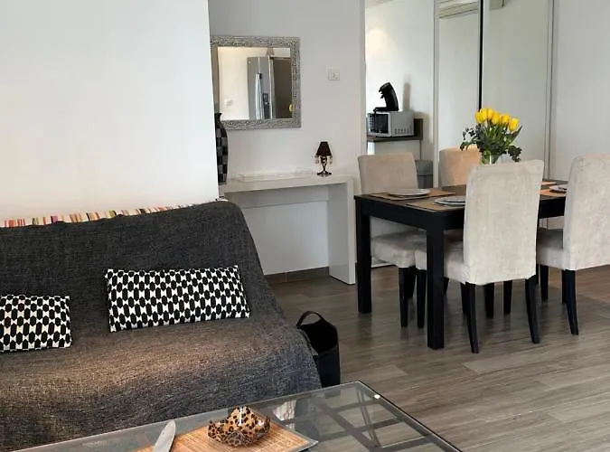 Cardo Apartment *